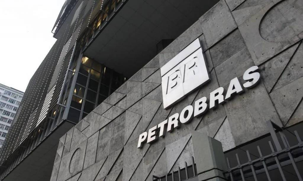 Falsas vagas no setor de petróleo