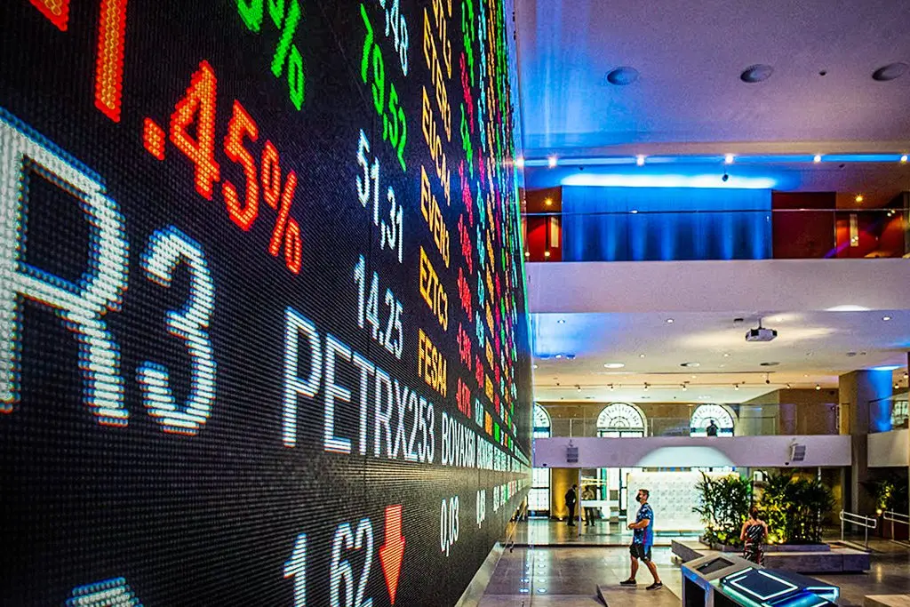 Ibovespa perde força