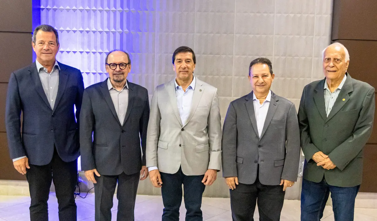 Candidatos ao governo do Estado assinam termo de compromisso com prioridades do setor prod