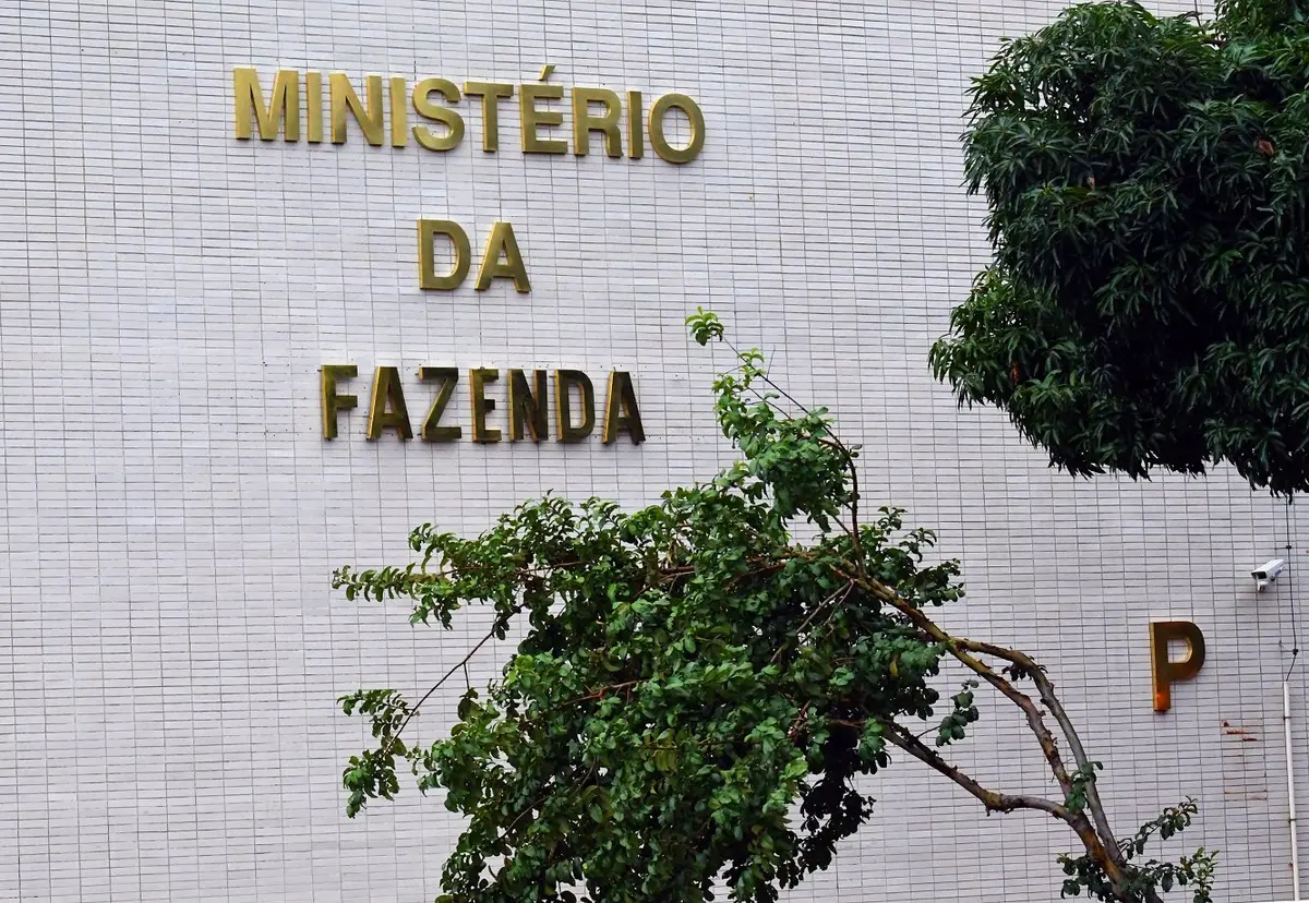 Reforma tributária domina preocupações de executivos brasileiros, revela EY