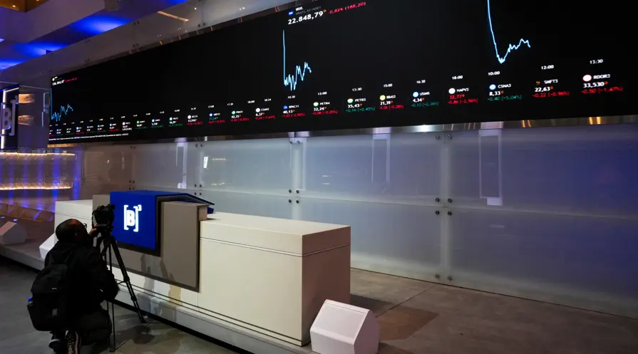 Ações de grandes empresas em destaque no noticiário corporativo